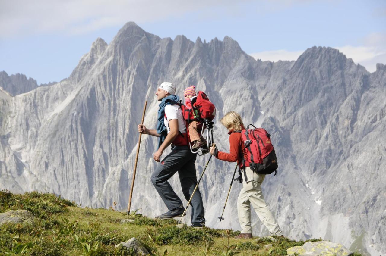 Brunnenhof Apartments Pettneu am Arlberg Quarto foto