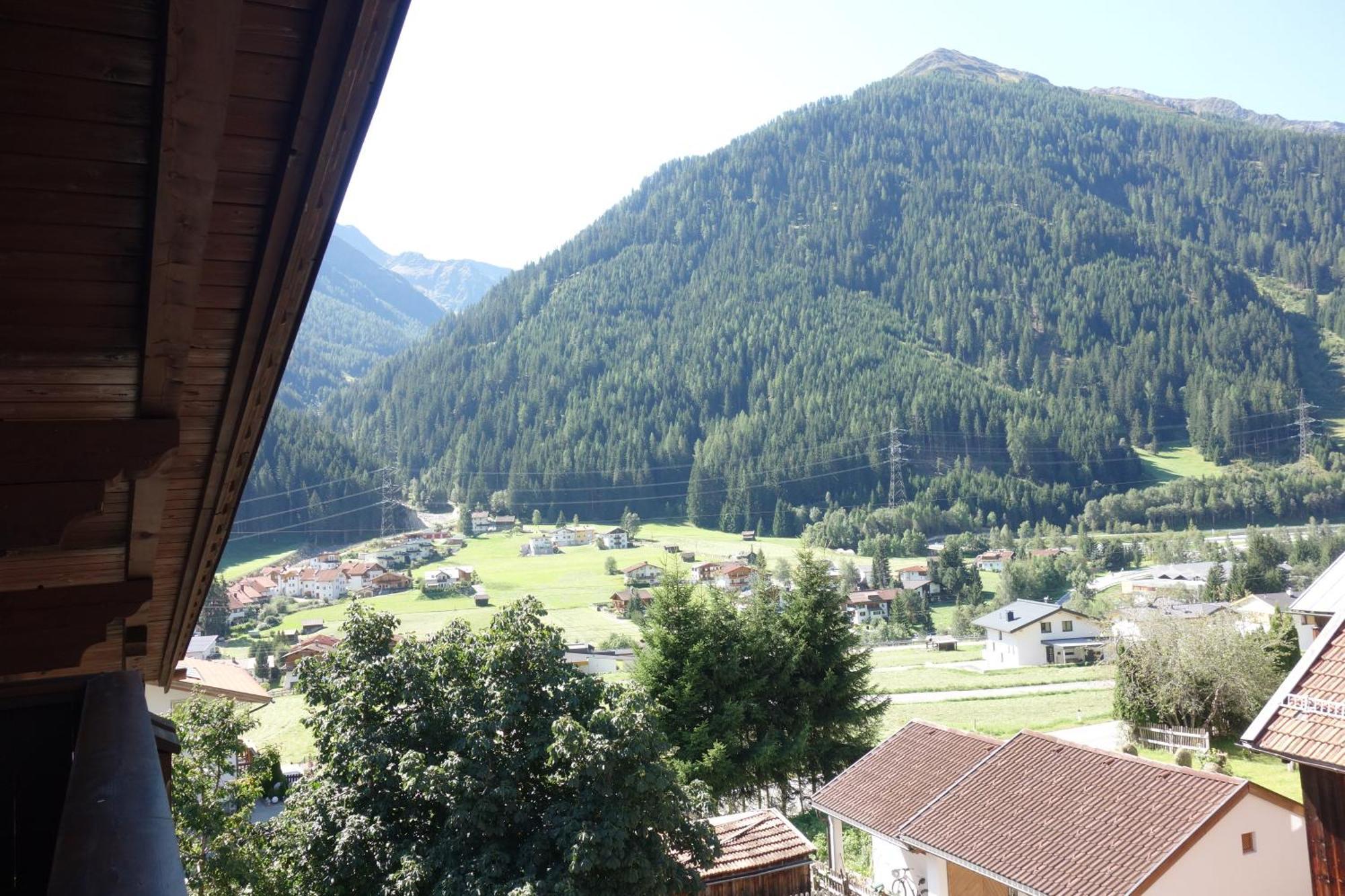 Brunnenhof Apartments Pettneu am Arlberg Quarto foto