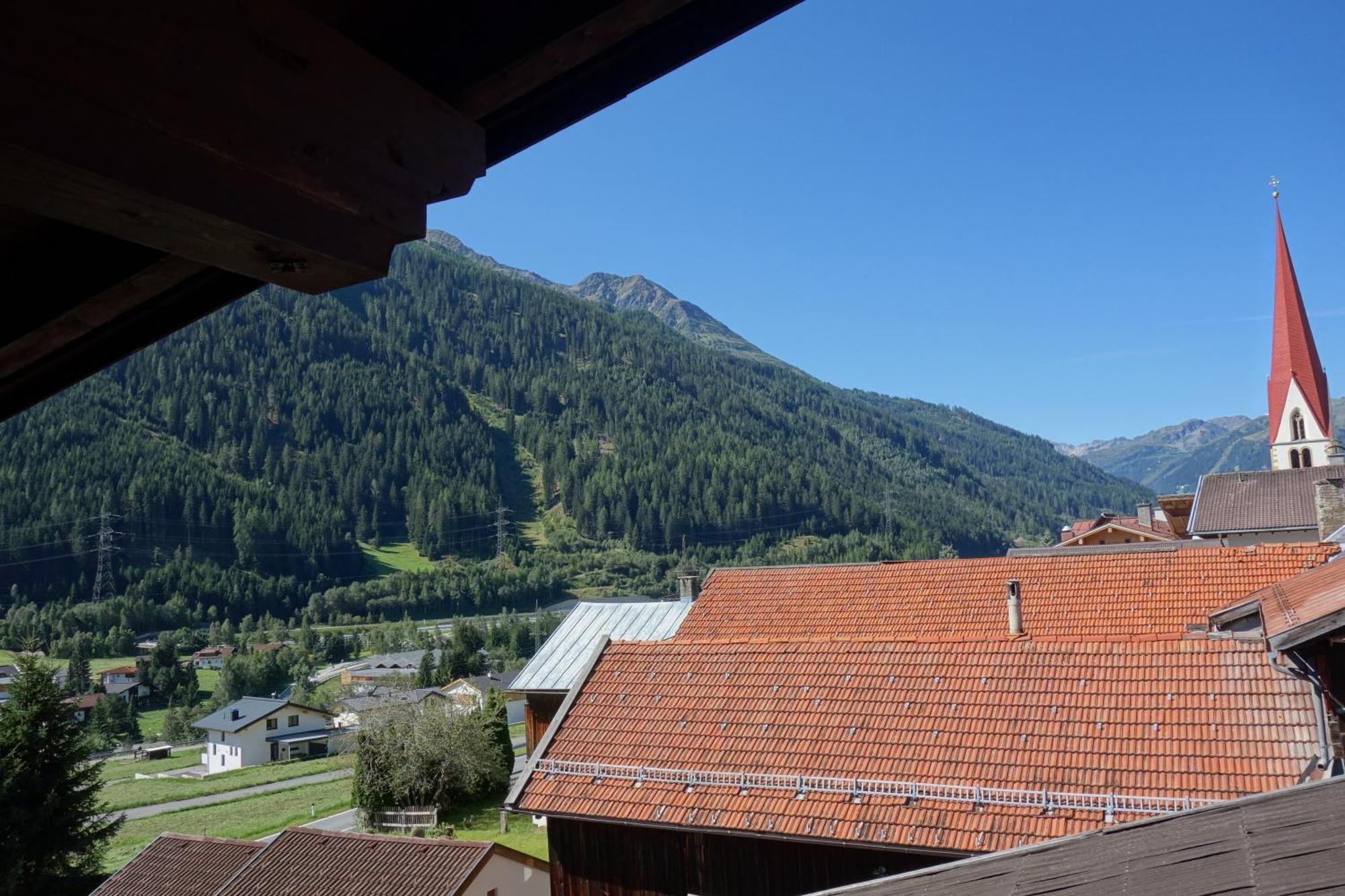 Brunnenhof Apartments Pettneu am Arlberg Quarto foto