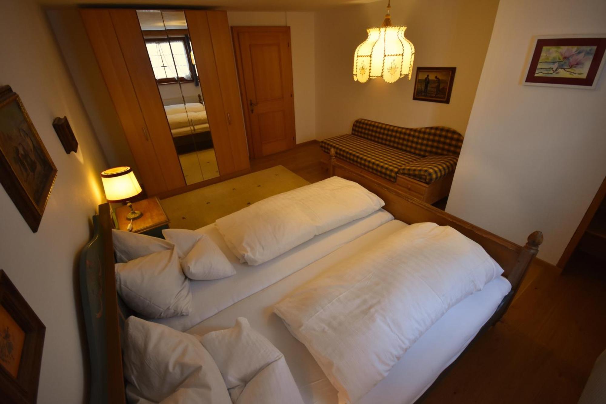 Brunnenhof Apartments Pettneu am Arlberg Quarto foto